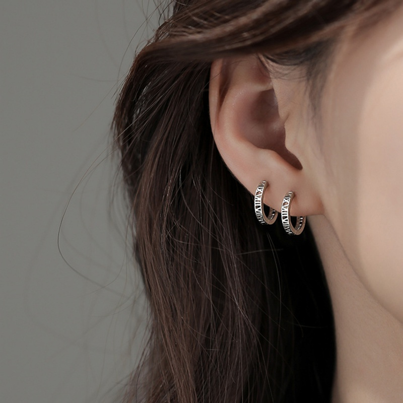 4pcs Women's Roman Numeral Ear Clips for Daily Wear